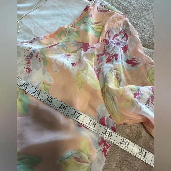 Pink Blush Floral Dress Size Medium Knee Length Flowy Lines Pastel Beachy - Picture 3 of 7